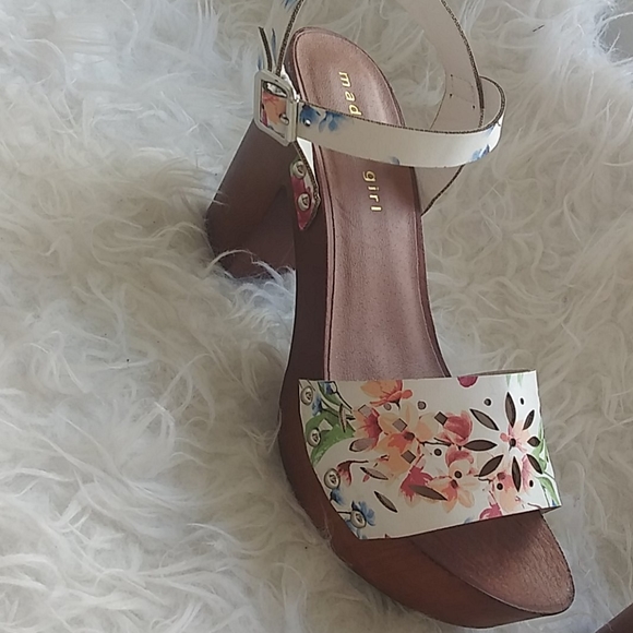 🎉🎉Wedge heels🎉🎉 - Picture 2 of 7